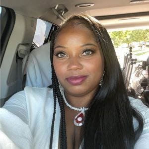 Meet your Posher, Yolanda